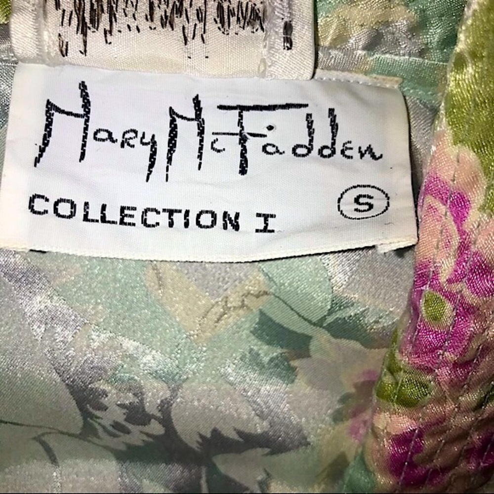 Vtg 80s Neiman Marcus Silk Fairycore/Cottagecore Coquette Lolita Floral Robe - Picture 4 of 14